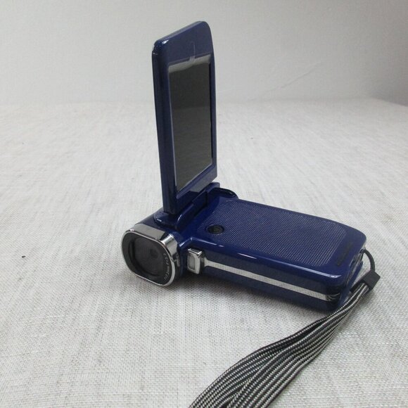 Insignia‎ HD Digital Camcorder Camera Blue LCD Display With Charger NS-DV720P - Picture 1 of 8